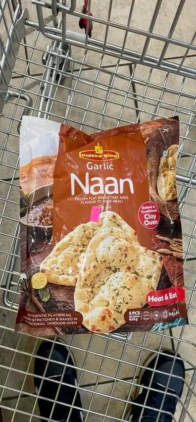 Naan tundouri garlic by Casablanca Mediterranean Food