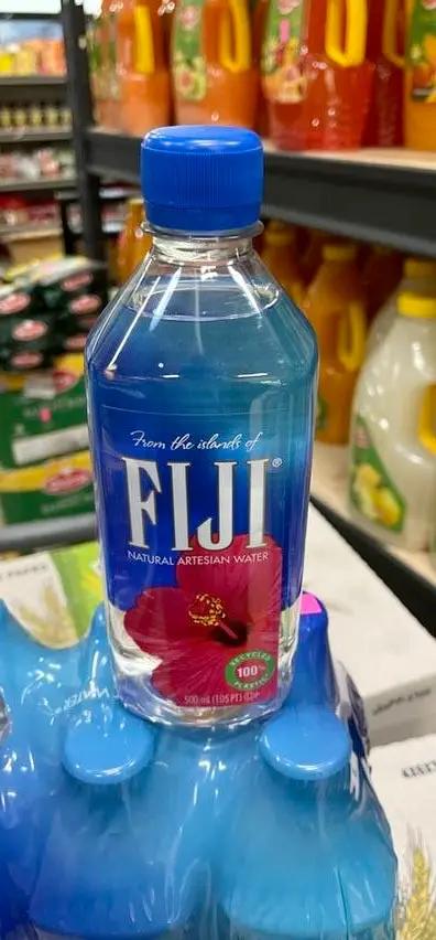 Fiji natural water 6 bottel by FIJI