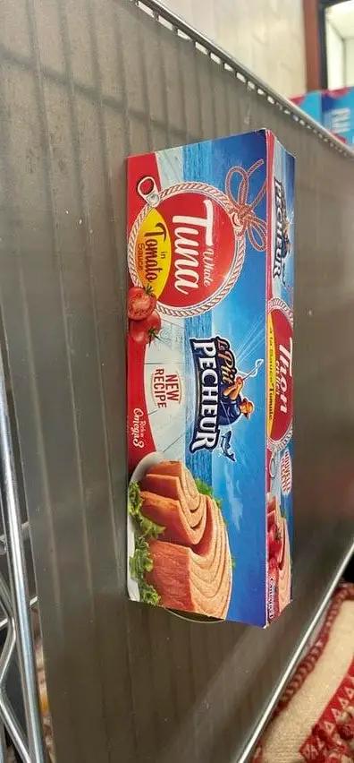 Le piti pecheure whole tuna with tomato by LE