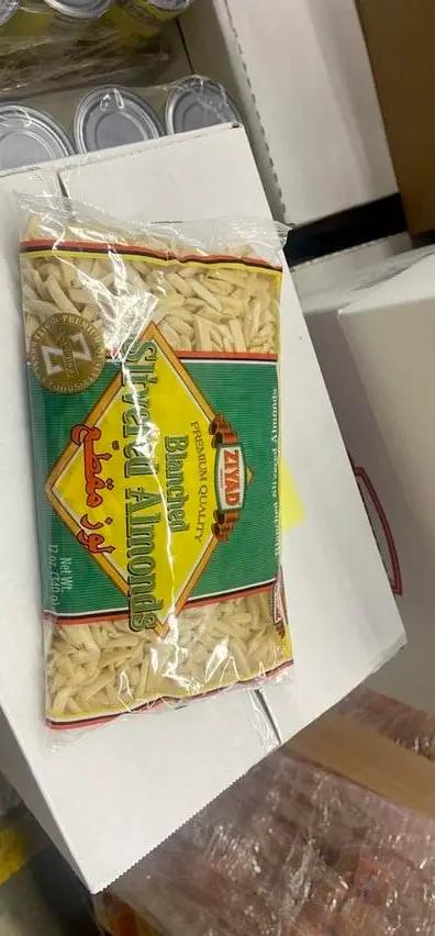 Blanched slivered almonds by BLANCHED