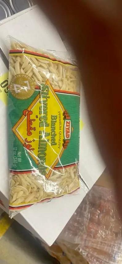 Blanched slivered almonds by BLANCHED