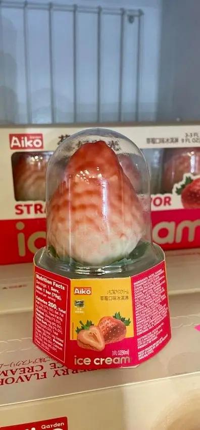 Aiko ice cream strawberry by AIKO
